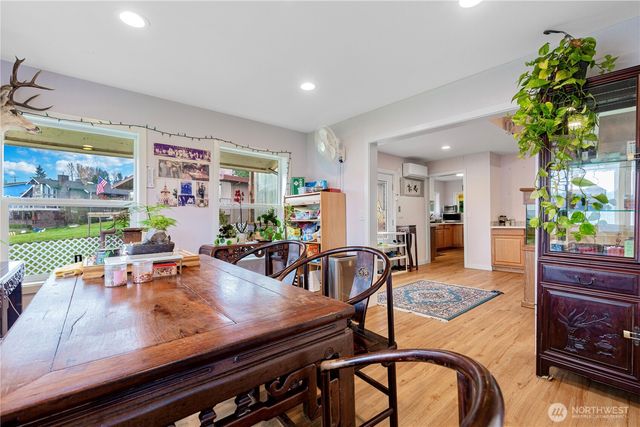 5104 NW Sammamish Road, Issaquah, WA 98027