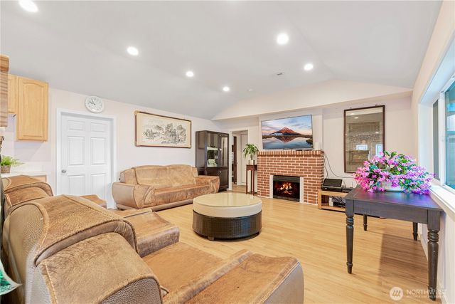 5104 NW Sammamish Road, Issaquah, WA 98027