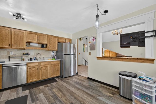 13837 Beaver Drive, Roscoe, IL 61073