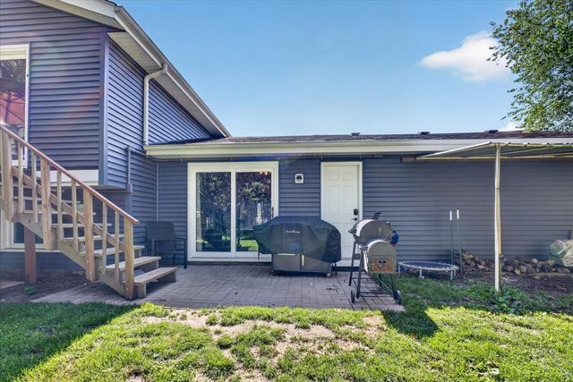 13837 Beaver Drive, Roscoe, IL 61073