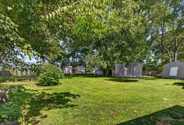 13837 Beaver Drive, Roscoe, IL 61073