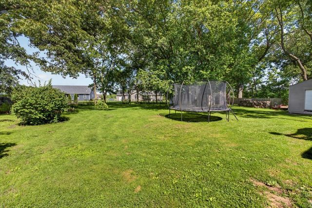 13837 Beaver Drive, Roscoe, IL 61073