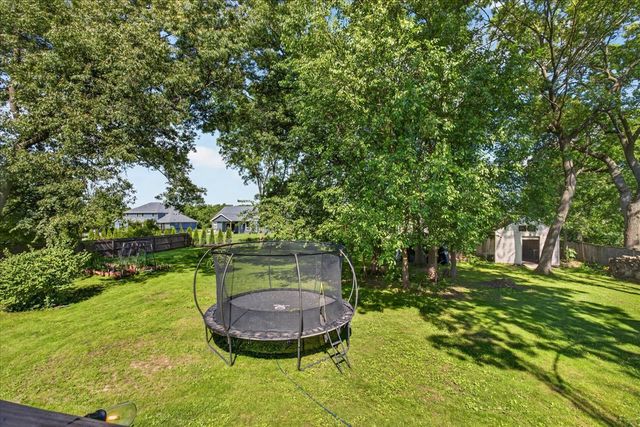 13837 Beaver Drive, Roscoe, IL 61073