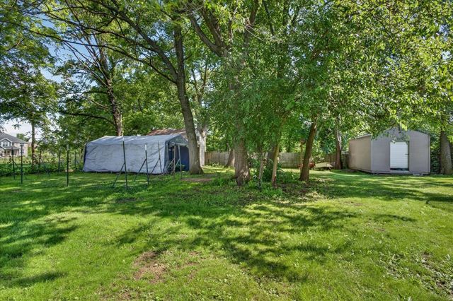 13837 Beaver Drive, Roscoe, IL 61073