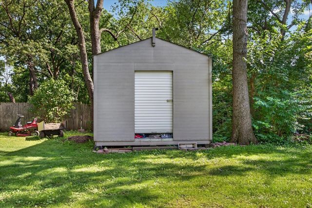 13837 Beaver Drive, Roscoe, IL 61073