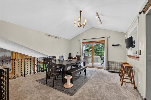 13837 Beaver Drive, Roscoe, IL 61073