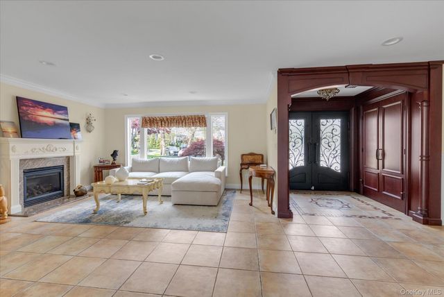 3390 Hewlett Avenue, Merrick, NY 11566