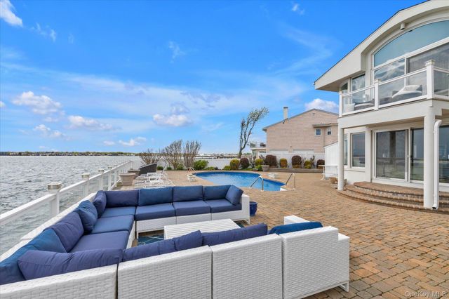 3390 Hewlett Avenue, Merrick, NY 11566
