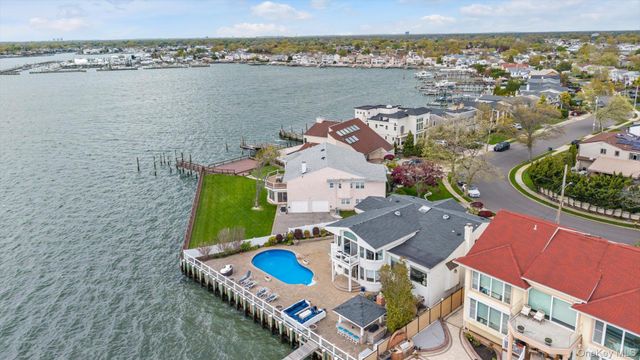 3390 Hewlett Avenue, Merrick, NY 11566