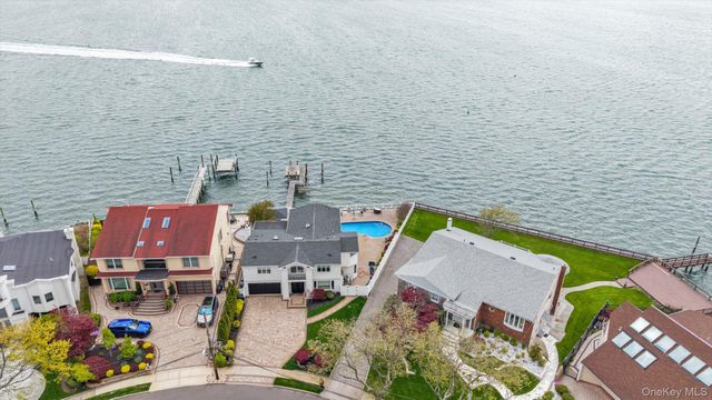 3390 Hewlett Avenue, Merrick, NY 11566
