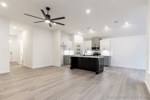 10877 S 271st East Avenue, Coweta, OK 74429