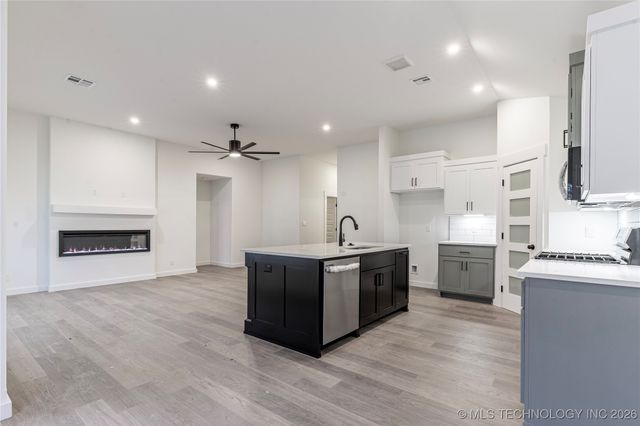 10877 S 271st East Avenue, Coweta, OK 74429