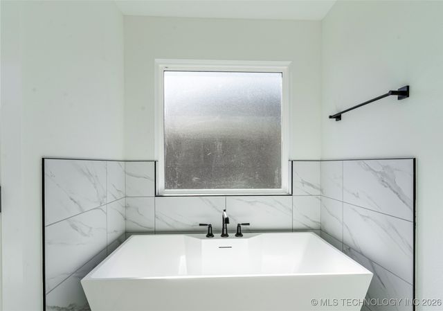 10877 S 271st East Avenue, Coweta, OK 74429