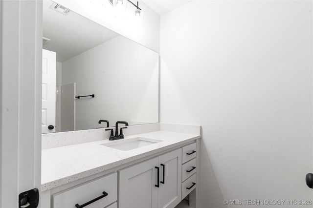 10877 S 271st East Avenue, Coweta, OK 74429