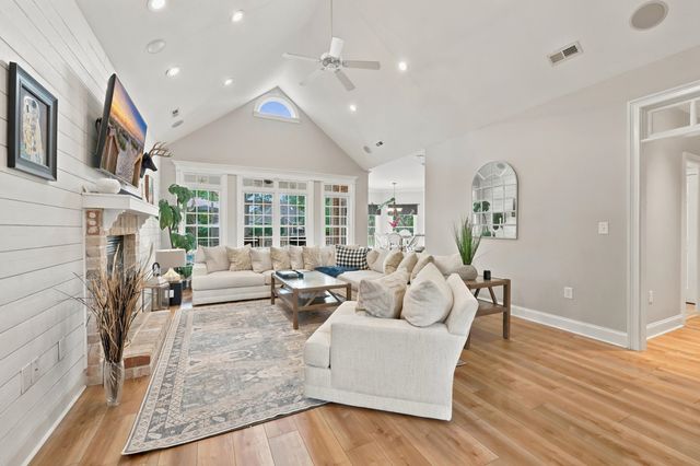 25 Stonington Dr., Murrells Inlet, SC 29576