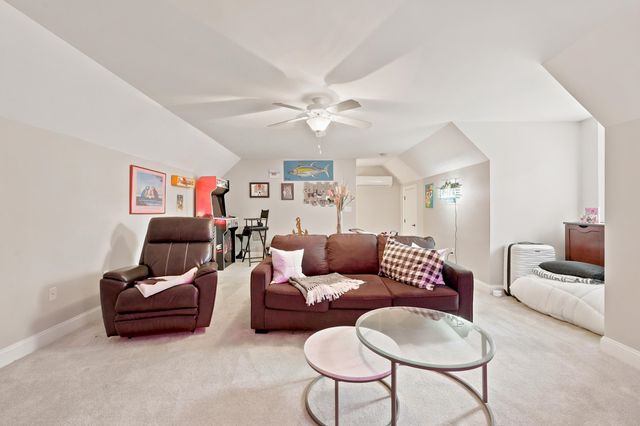 25 Stonington Dr., Murrells Inlet, SC 29576