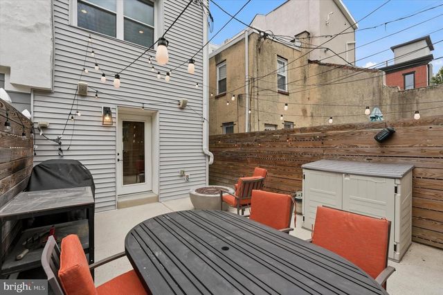2304 CHRISTIAN ST, Philadelphia, PA 19146