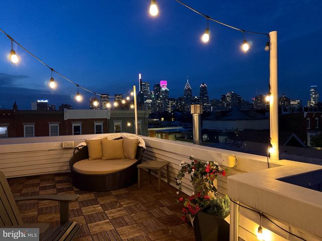 2304 CHRISTIAN ST, Philadelphia, PA 19146