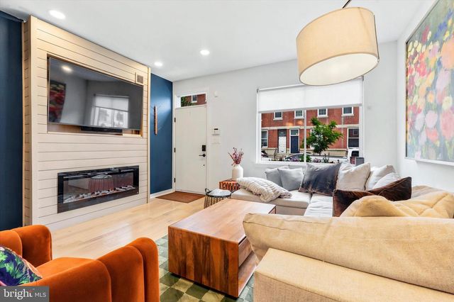 2304 CHRISTIAN ST, Philadelphia, PA 19146
