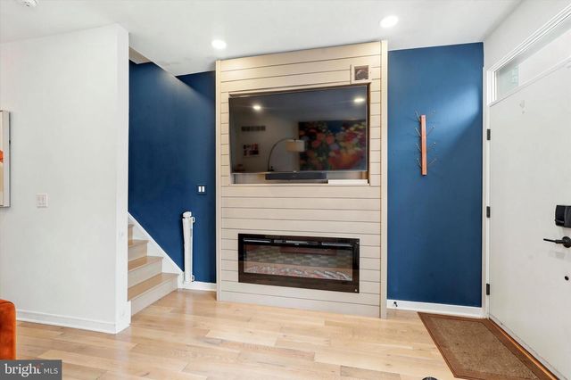 2304 CHRISTIAN ST, Philadelphia, PA 19146