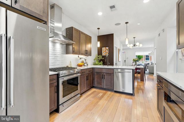 2304 CHRISTIAN ST, Philadelphia, PA 19146