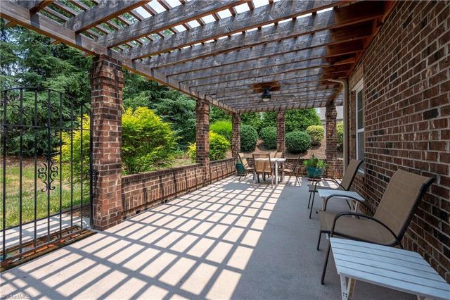 201 Friedberg Village Drive, Winston-salem, NC 27127
