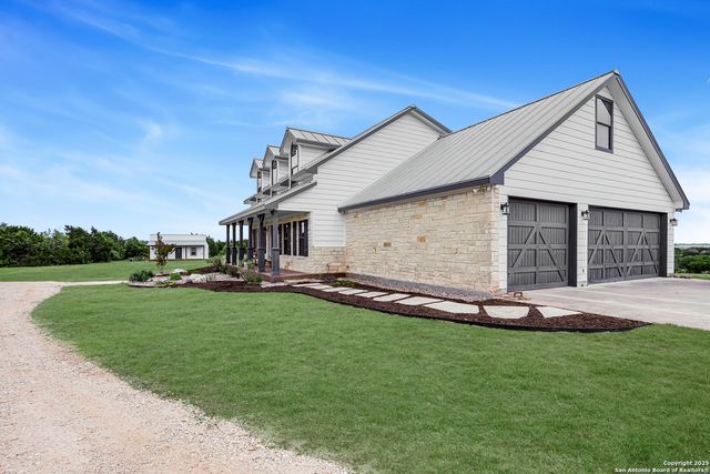 186 Maverick, New Braunfels, TX 78132