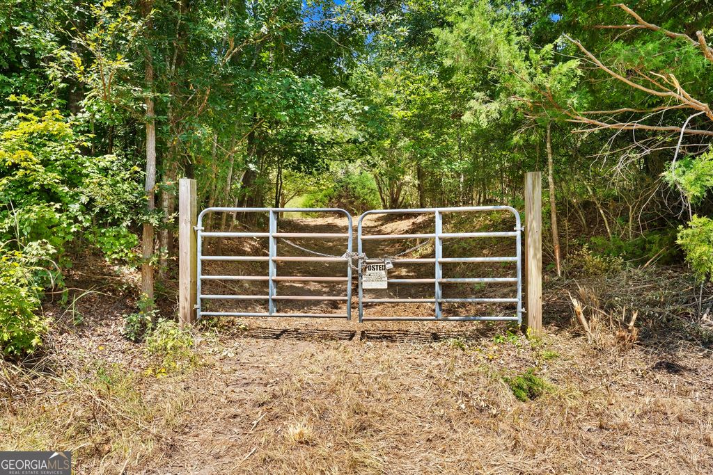 3272 Dixon McCall Road, Elberton, GA 30635 — exterior
