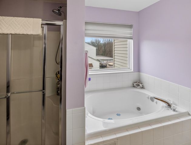 2187 Bluegrama Drive, Burlington, KY 41005