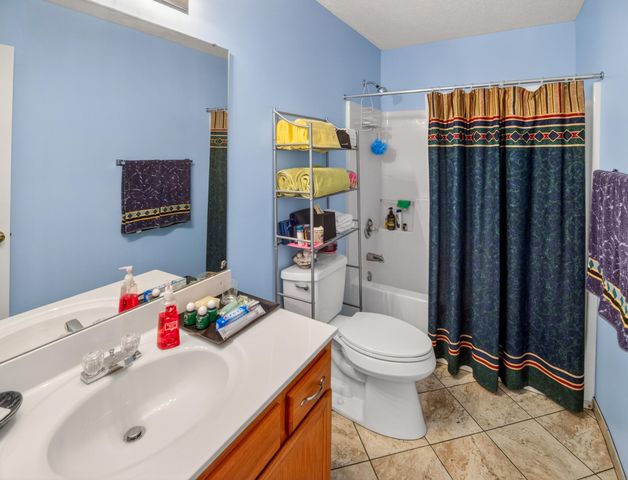 2187 Bluegrama Drive, Burlington, KY 41005