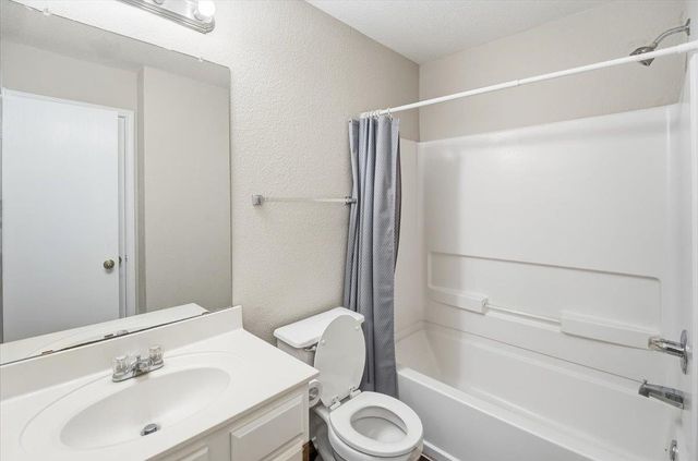 13321 Coomes DR, Del Valle, TX 78617