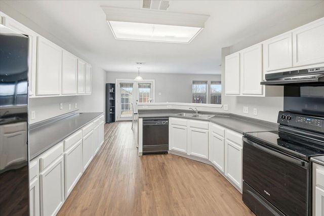 13321 Coomes DR, Del Valle, TX 78617