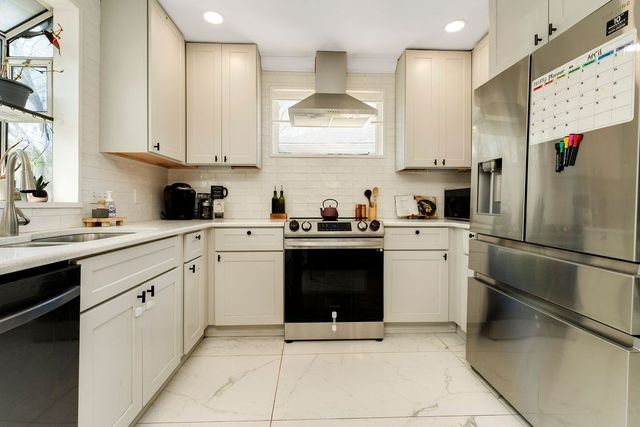 1422 Benjamin St, Nashville, TN 37206