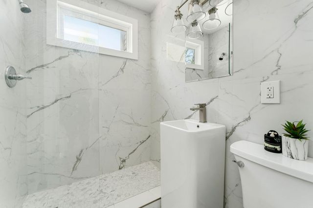 1422 Benjamin St, Nashville, TN 37206