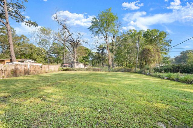 5719 Louisville Ave, Baker, LA 70812