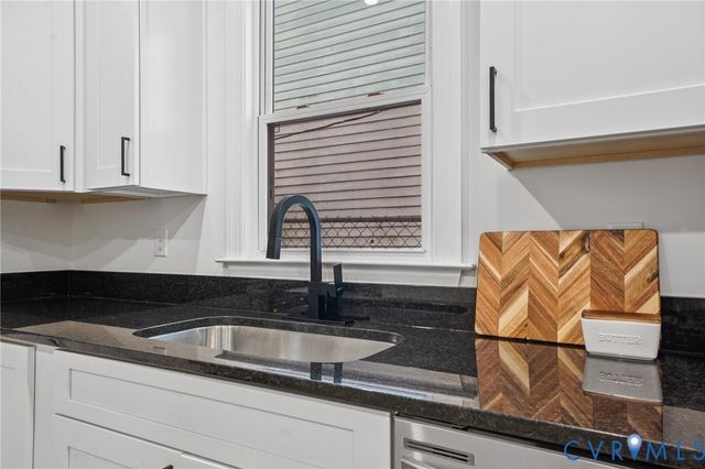 1127 W Washington St, Petersburg, VA 23803