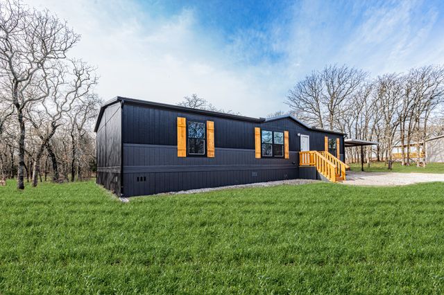 300 Huddleston Road, Sunset, TX 76270