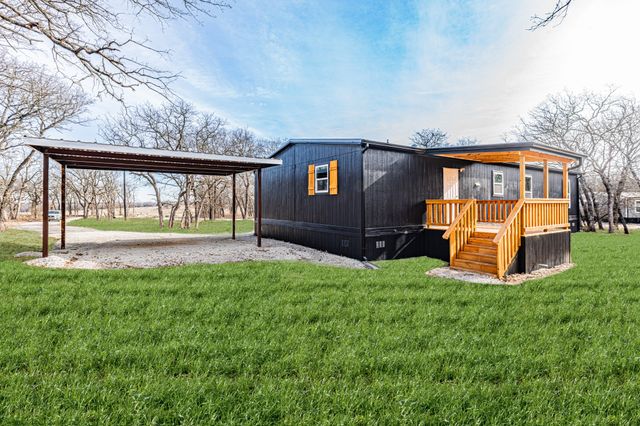 300 Huddleston Road, Sunset, TX 76270