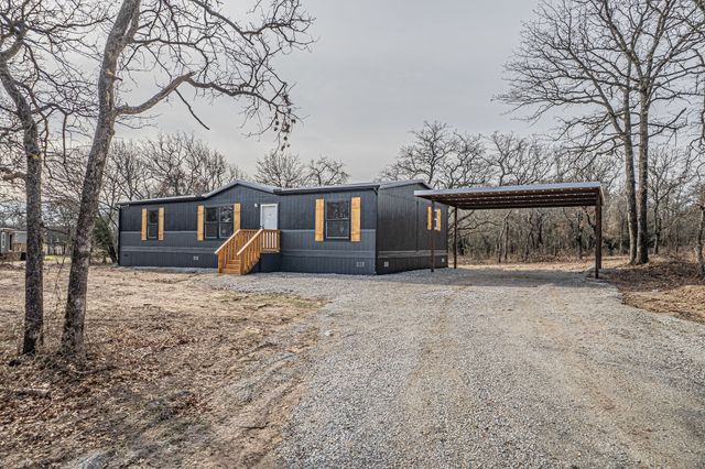 300 Huddleston Road, Sunset, TX 76270