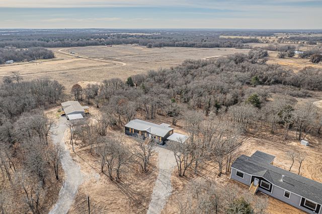 300 Huddleston Road, Sunset, TX 76270