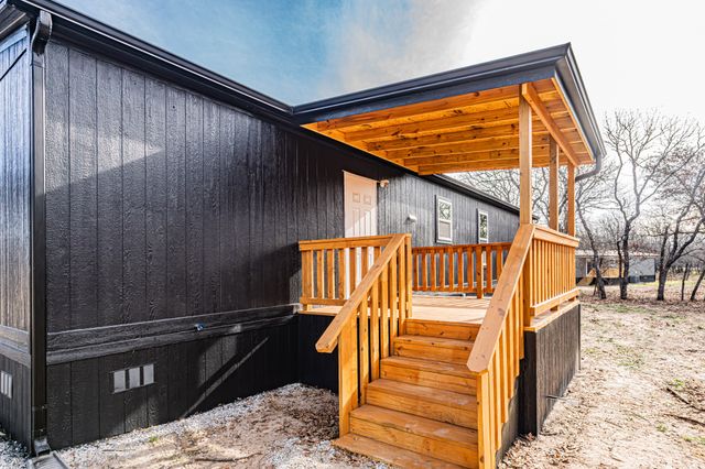 300 Huddleston Road, Sunset, TX 76270