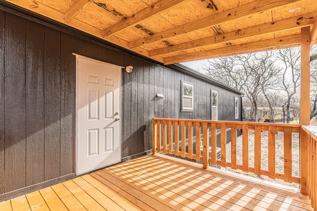 300 Huddleston Road, Sunset, TX 76270