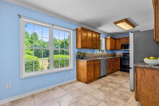 181 Stonehaven Court, Reidsville, NC 27320