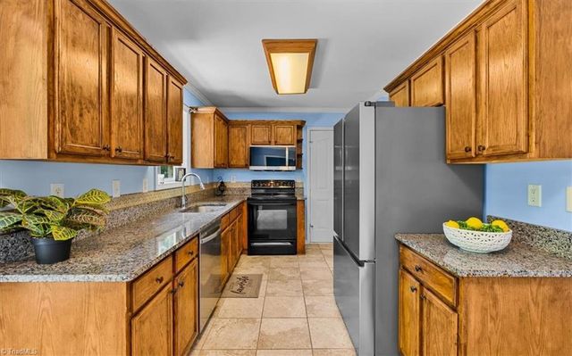 181 Stonehaven Court, Reidsville, NC 27320
