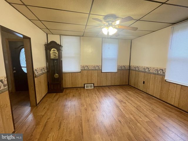 4574 E BERLIN RD, Thomasville, PA 17364