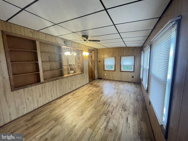 4574 E BERLIN RD, Thomasville, PA 17364