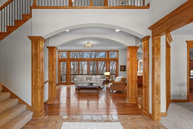 19043 Vogel Farm Trail, Eden Prairie, MN 55347