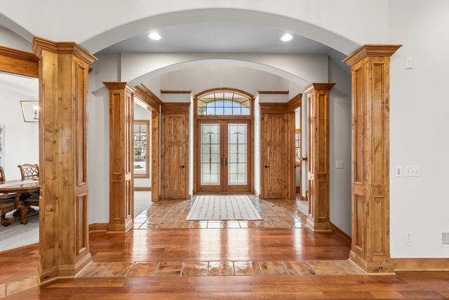 19043 Vogel Farm Trail, Eden Prairie, MN 55347