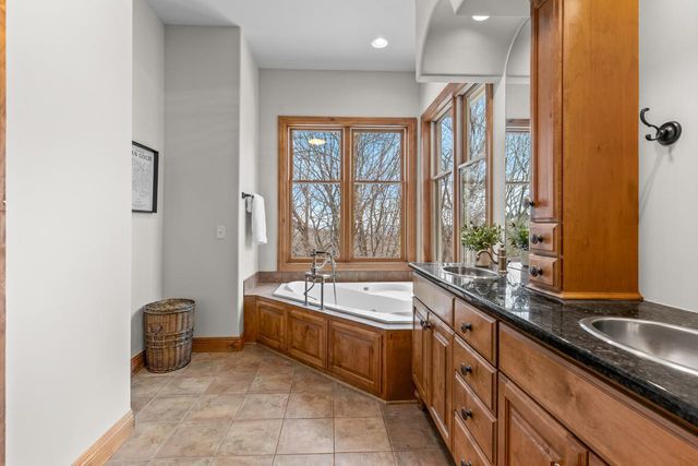19043 Vogel Farm Trail, Eden Prairie, MN 55347