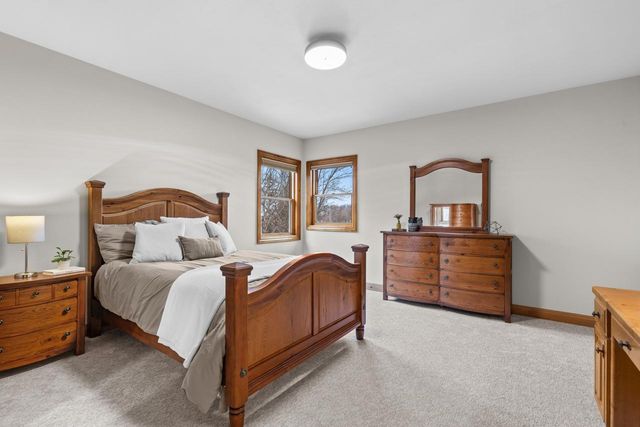 19043 Vogel Farm Trail, Eden Prairie, MN 55347